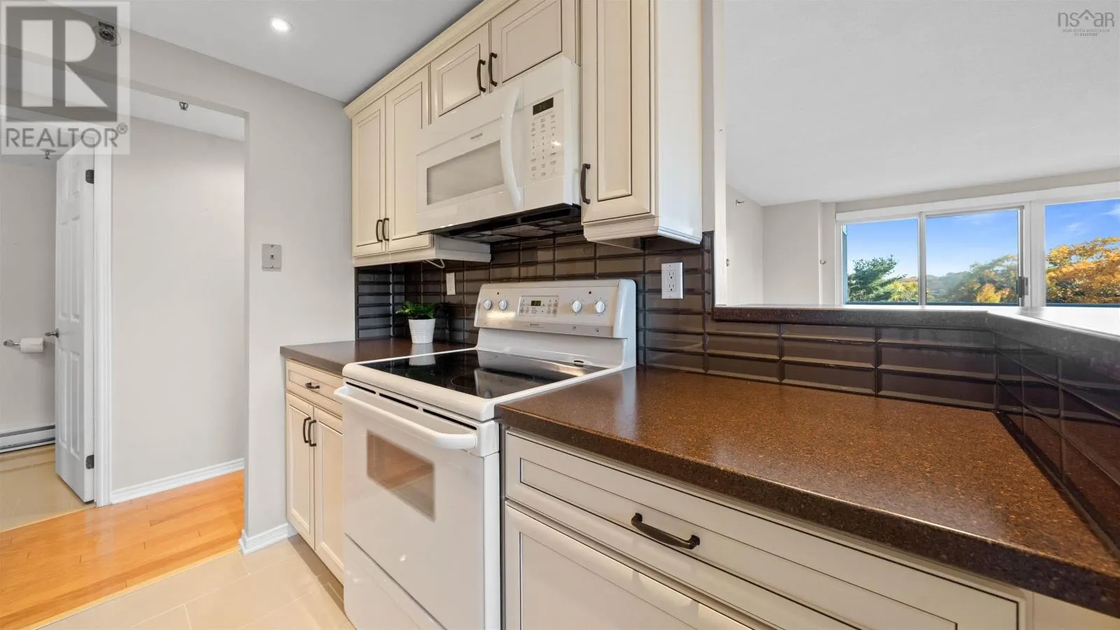408 30 Brookdale Crescent
