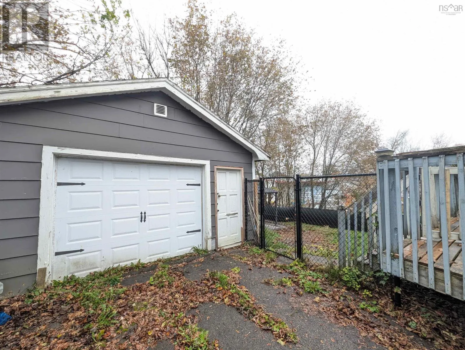 9 Ettinger Hill