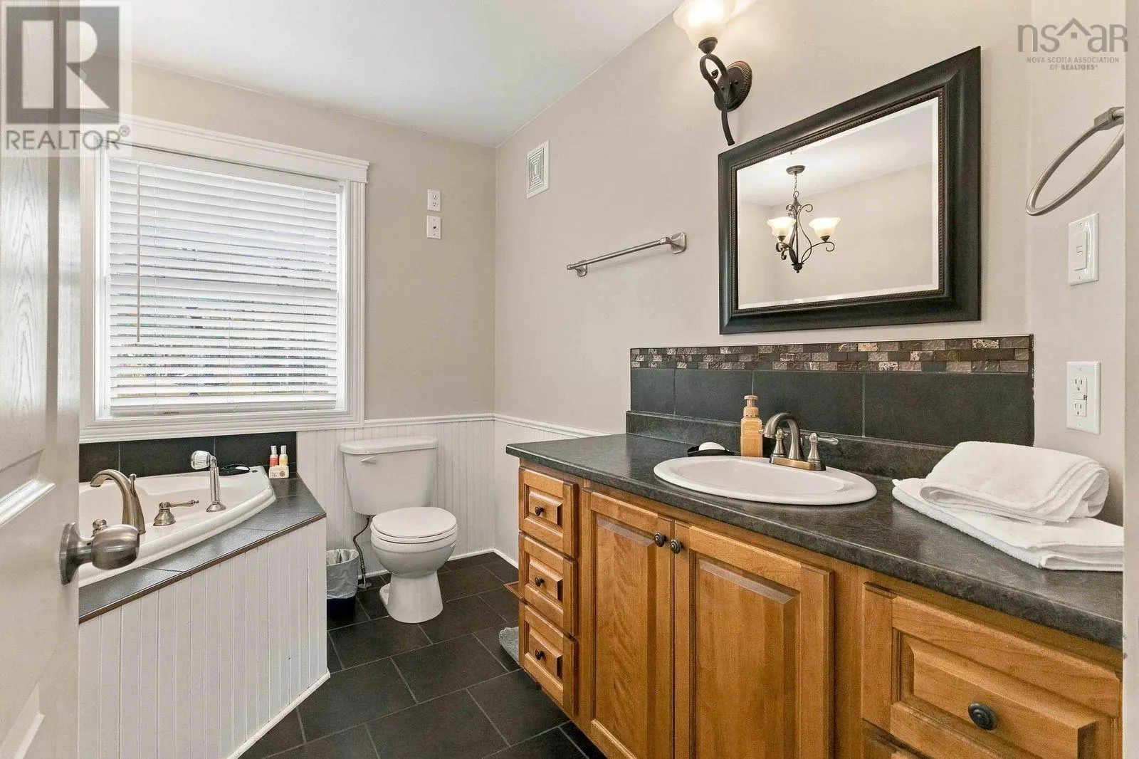 145 Meadow View Way NS