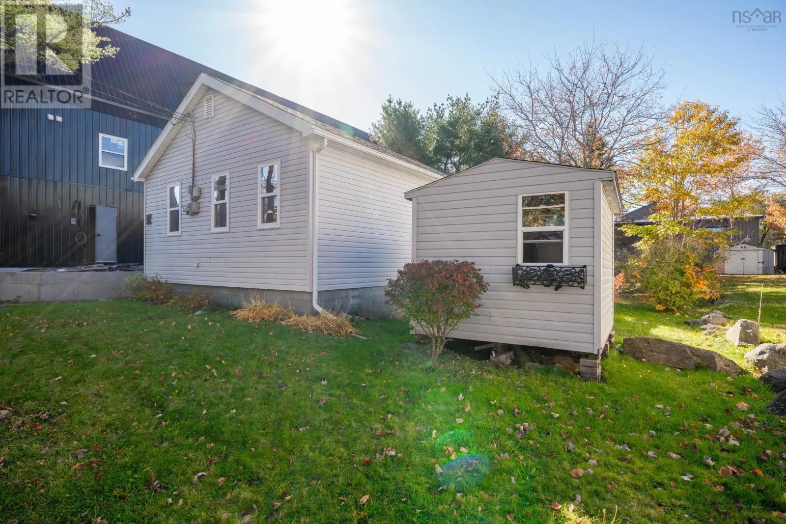 21 River Road