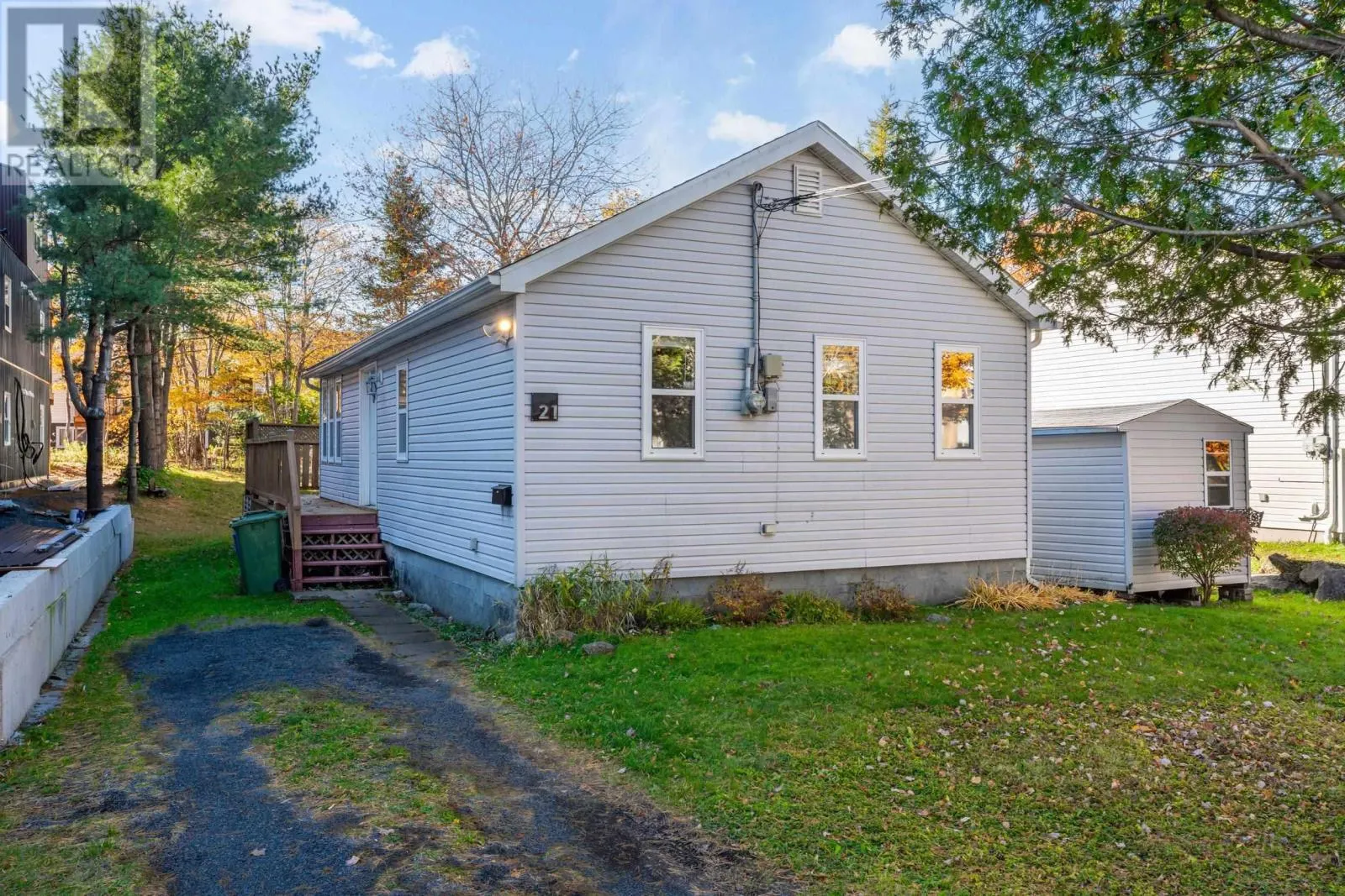 21 River Road