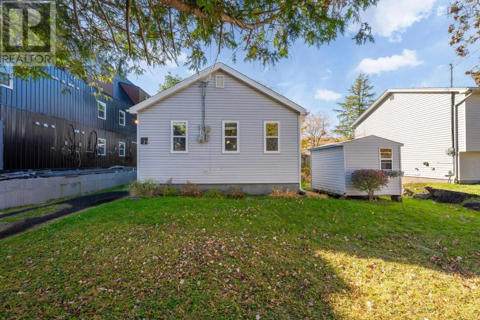 21 River Road