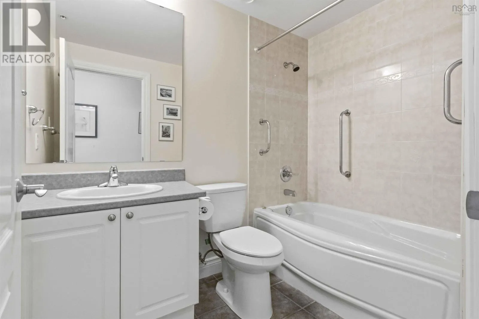 312 79 Bedros Lane