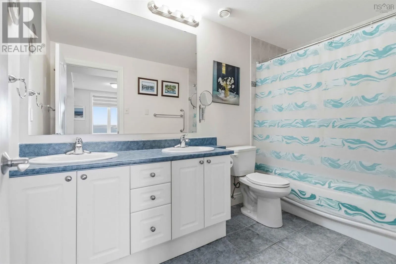 312 79 Bedros Lane
