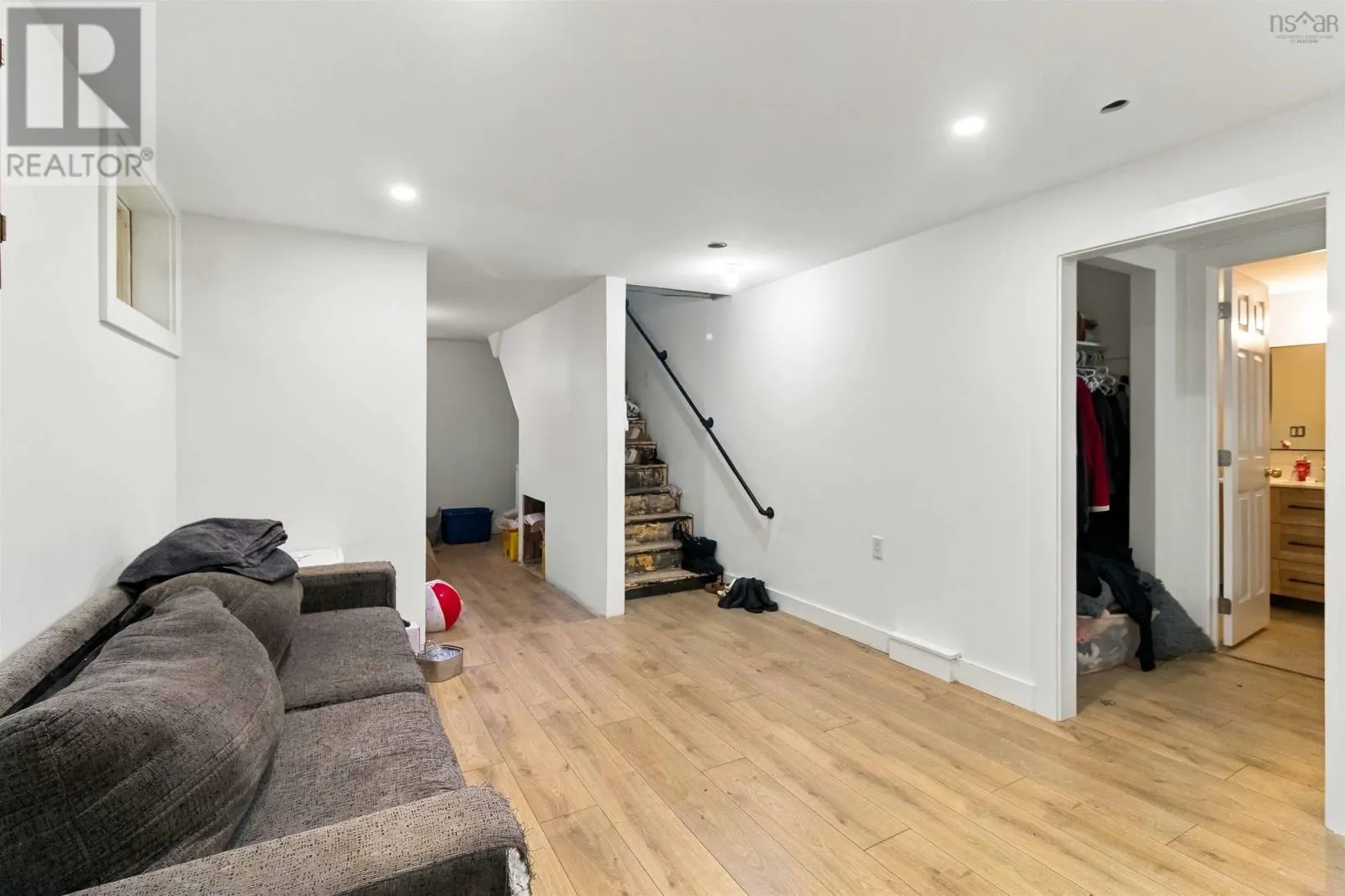 16 Laurie Drive Drive