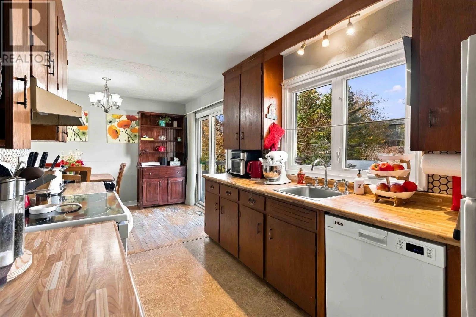 16 Laurie Drive Drive