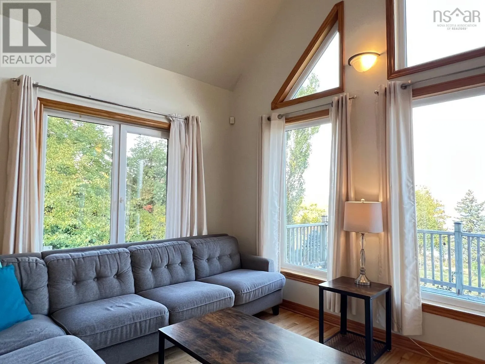 366 Lakeshore Drive