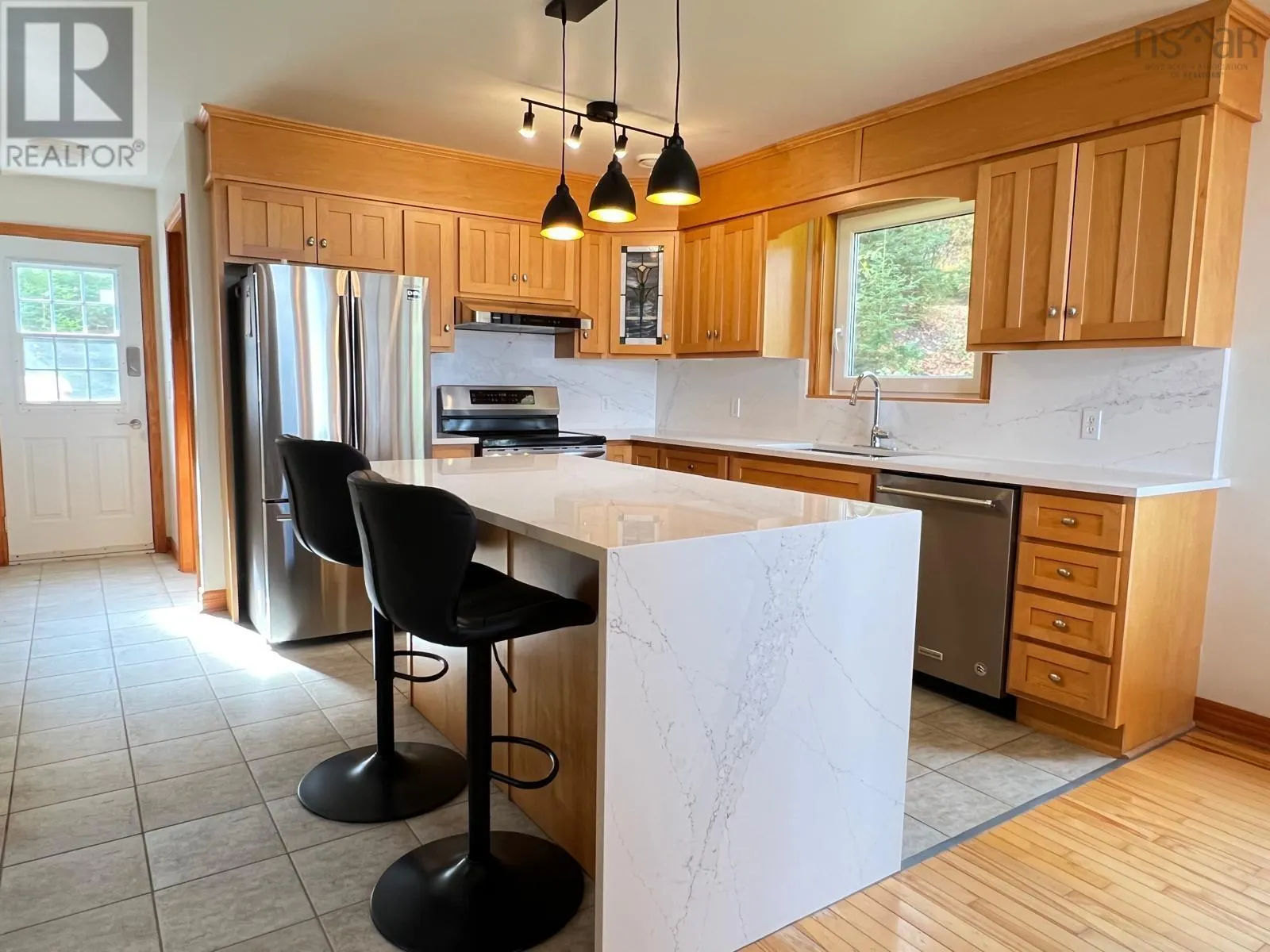 366 Lakeshore Drive