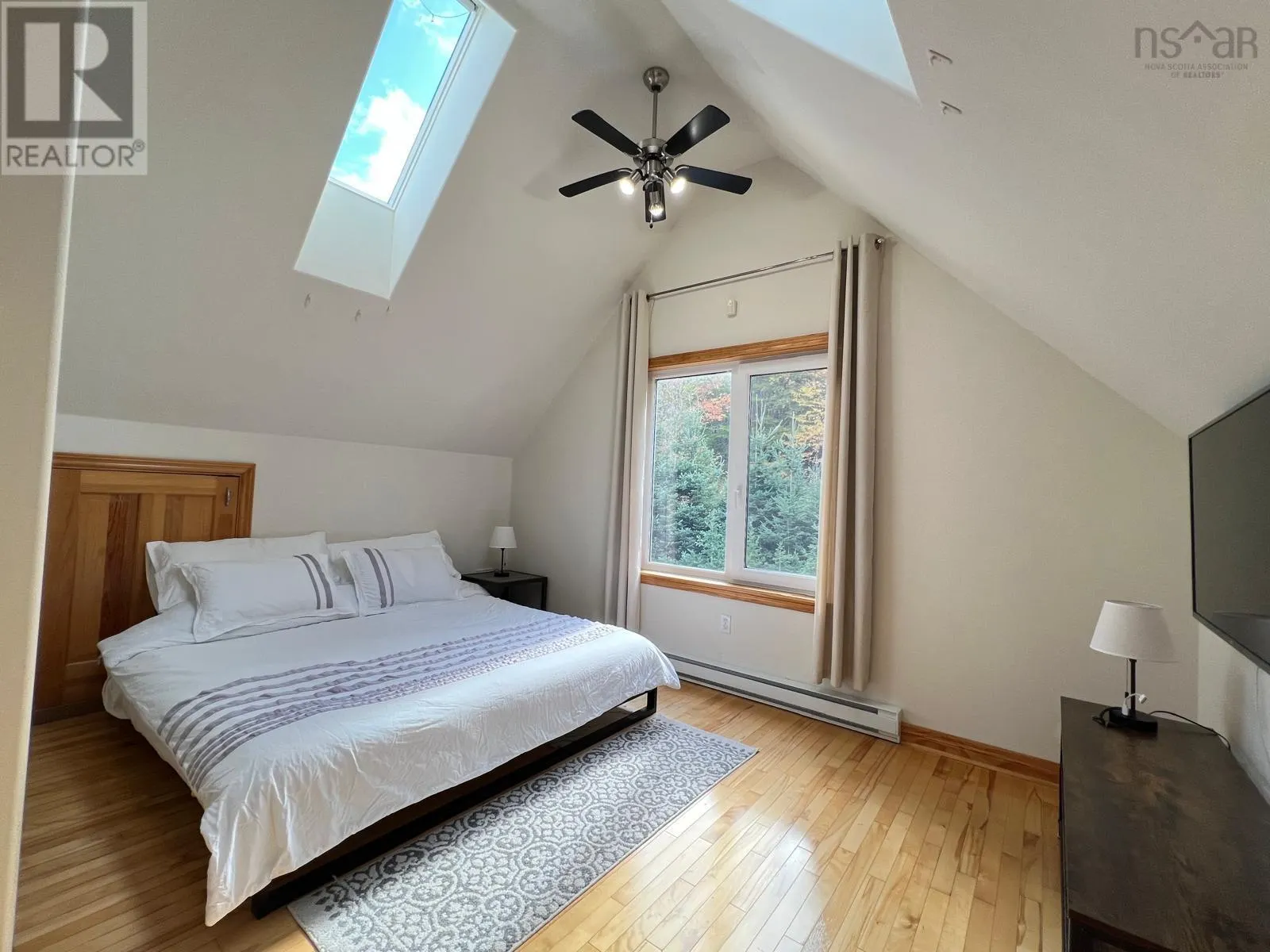 366 Lakeshore Drive