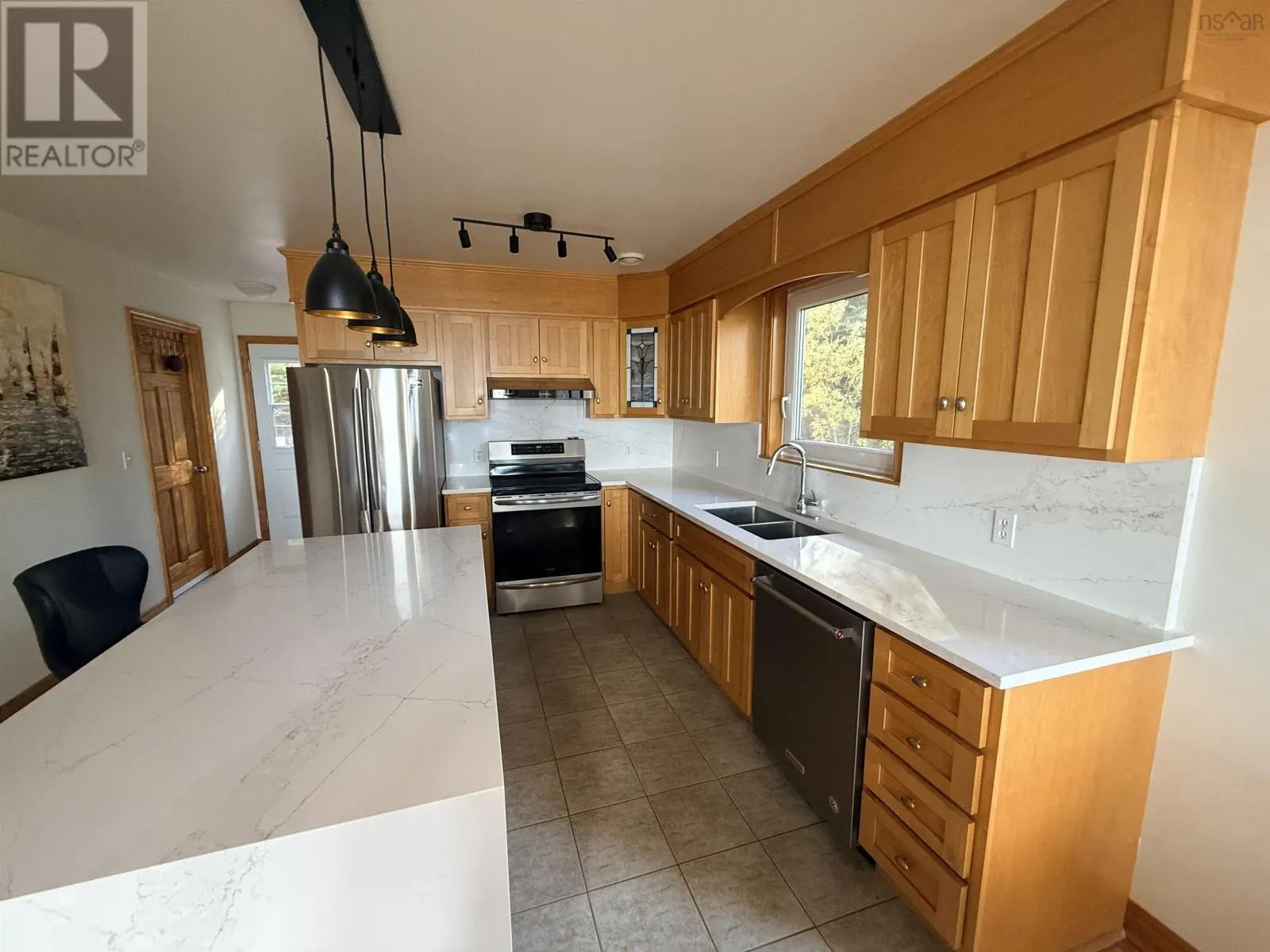 366 Lakeshore Drive