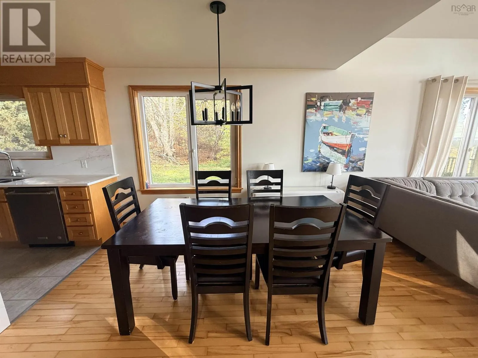 366 Lakeshore Drive