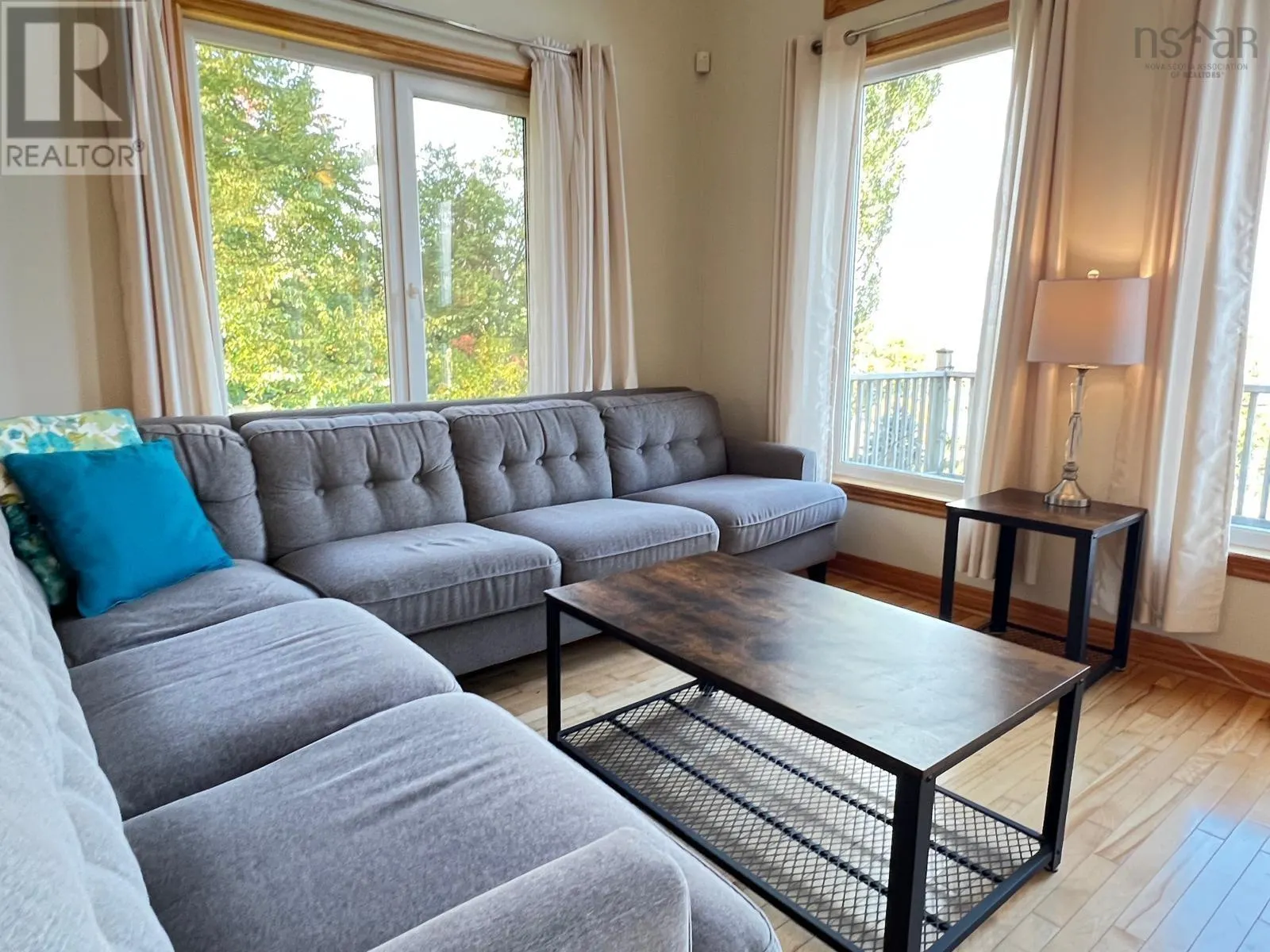 366 Lakeshore Drive