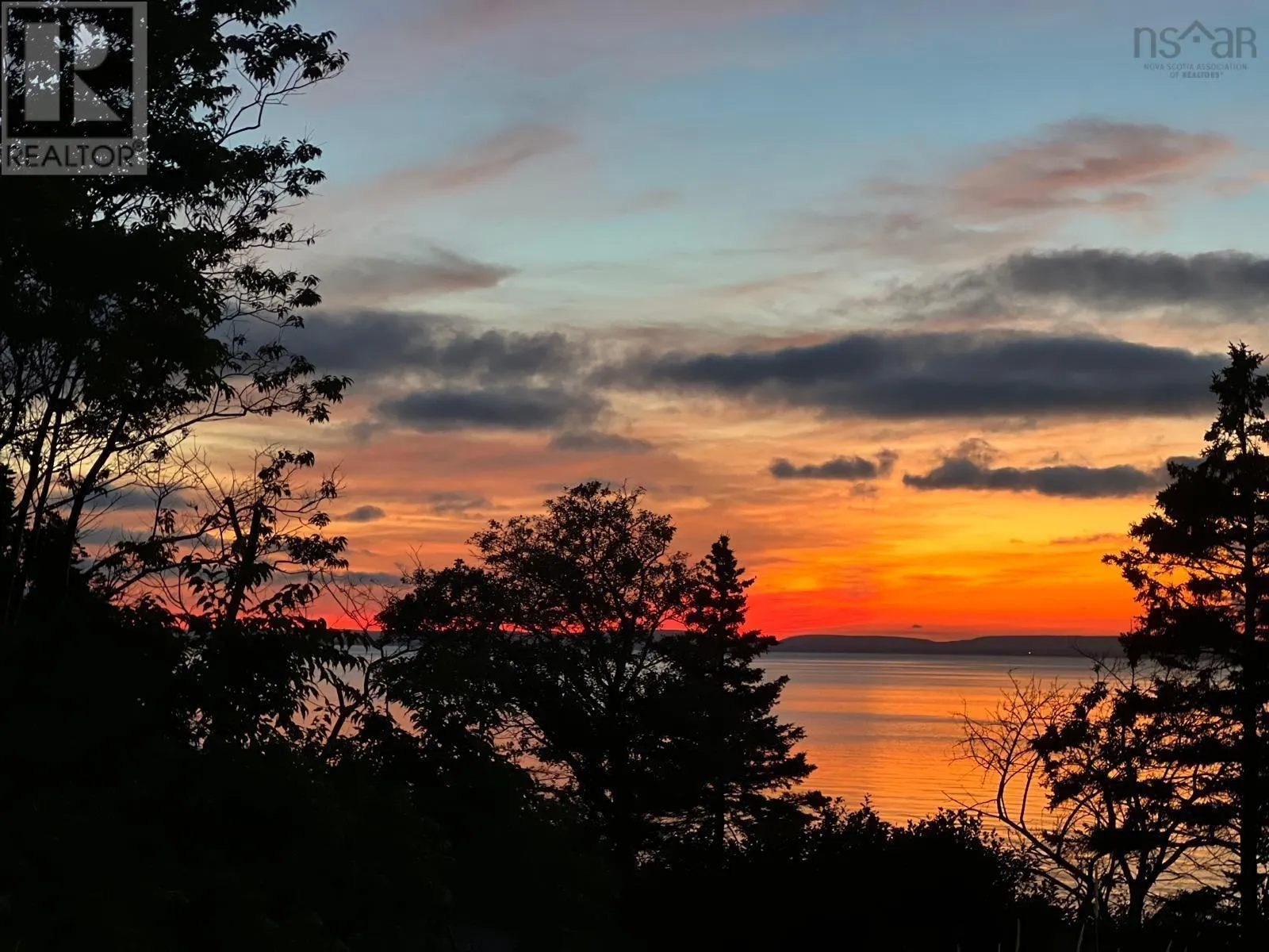 366 Lakeshore Drive