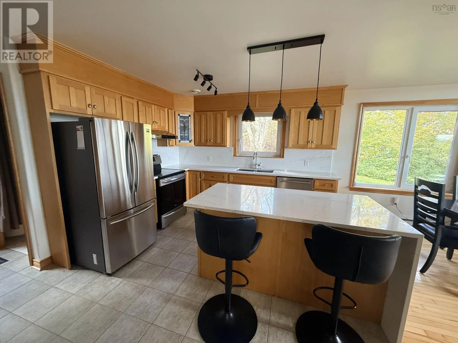 366 Lakeshore Drive