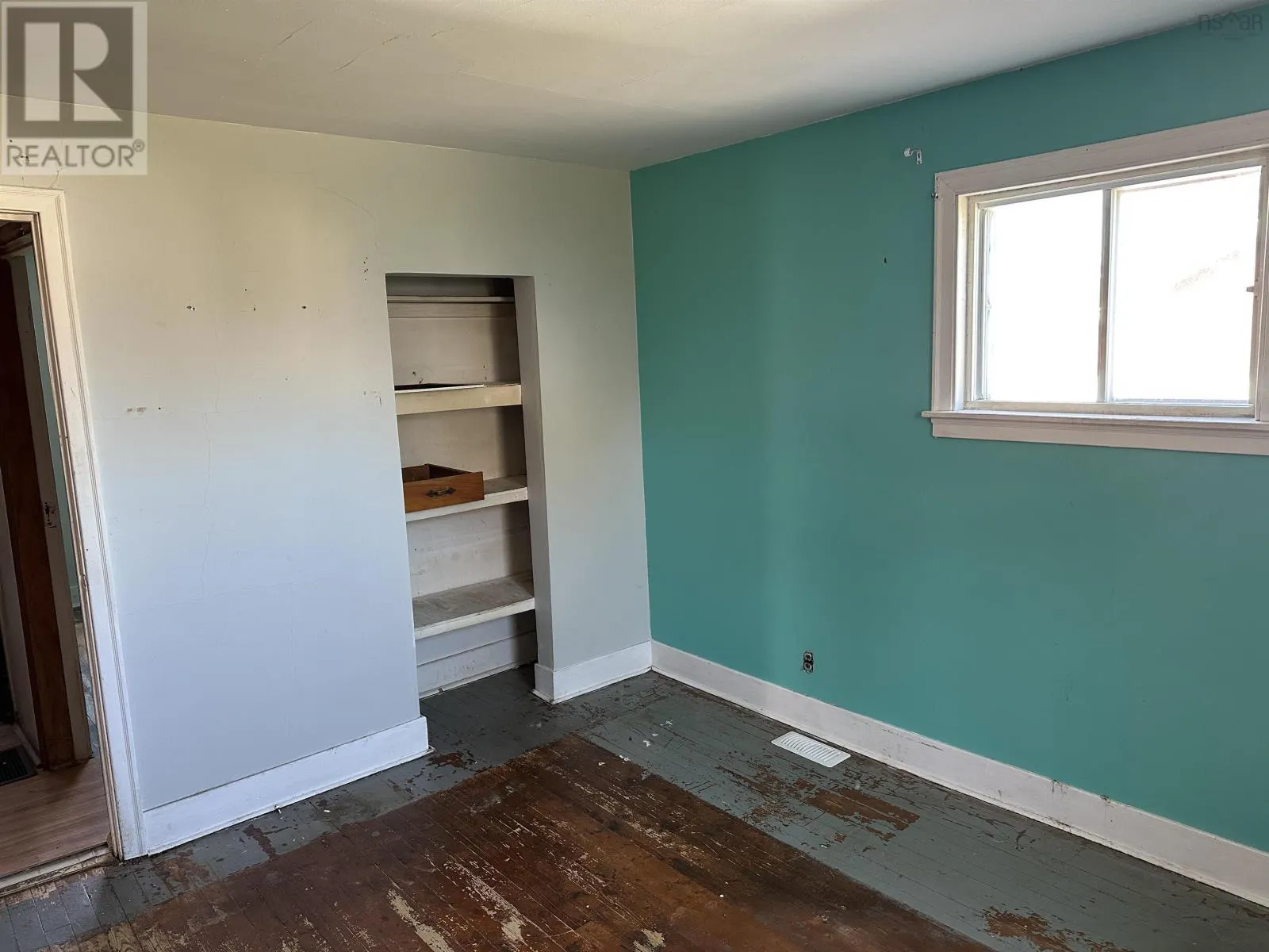 8 Beverly Avenue