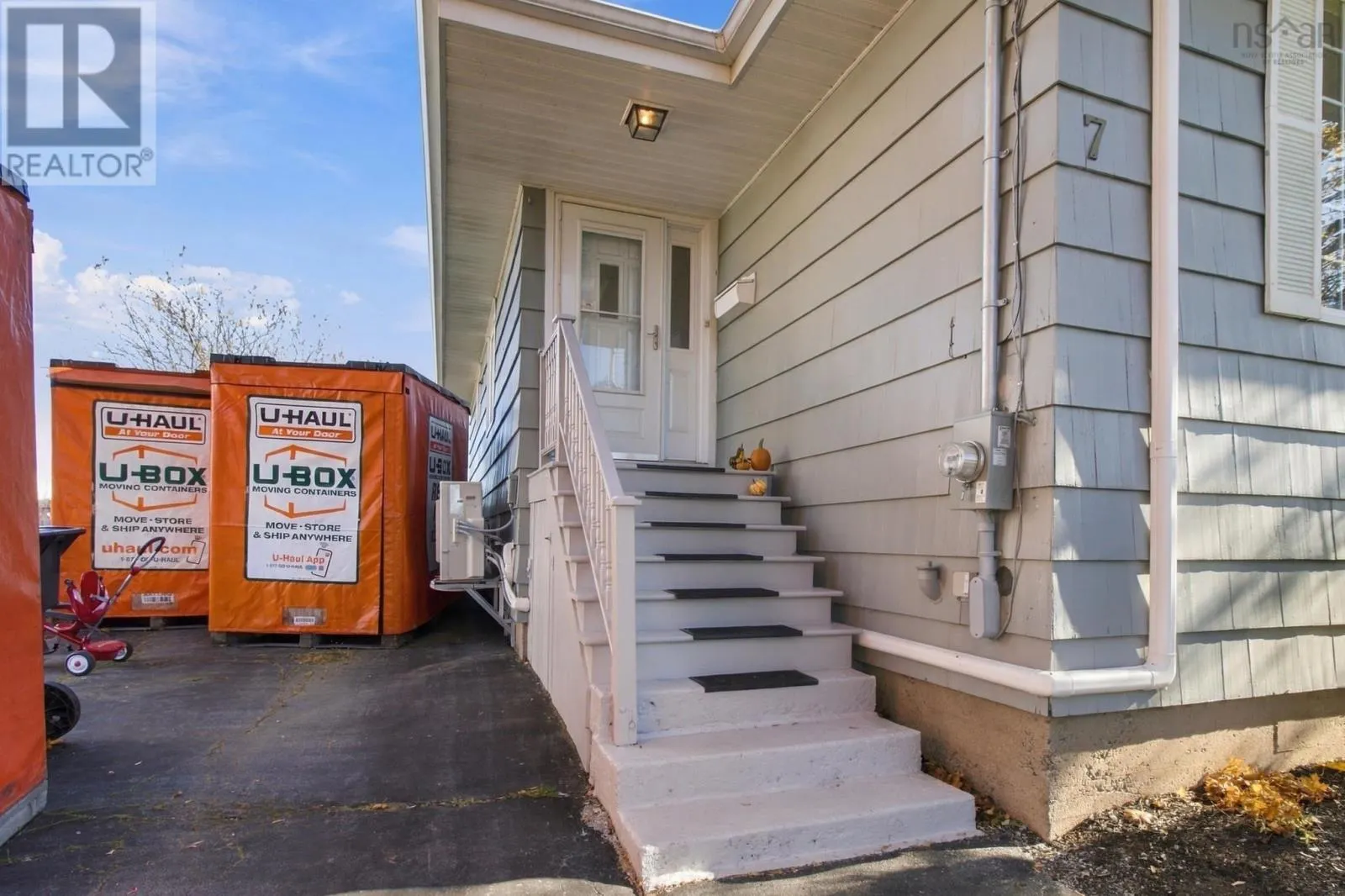 7 Summit Heights Road