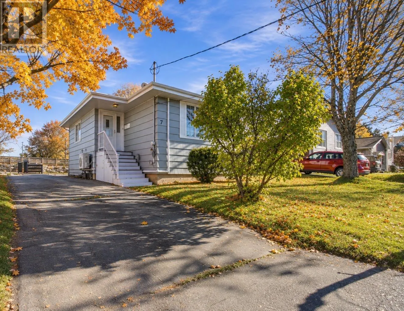 7 Summit Heights Road