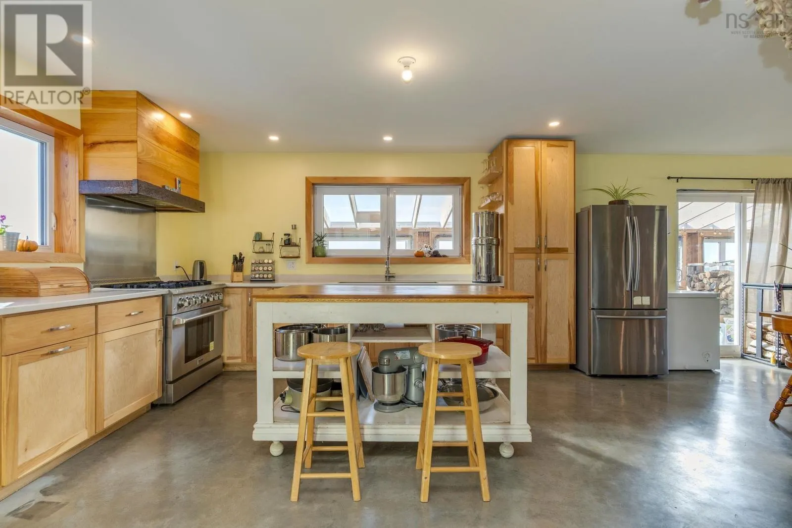 2215 Newburne Rd. Road
