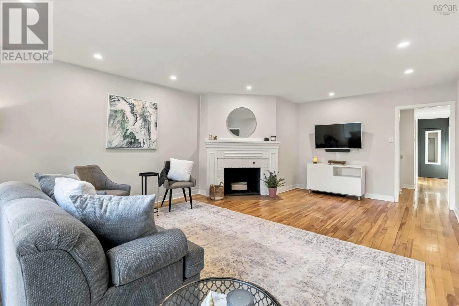 101 Deepwood Crescent