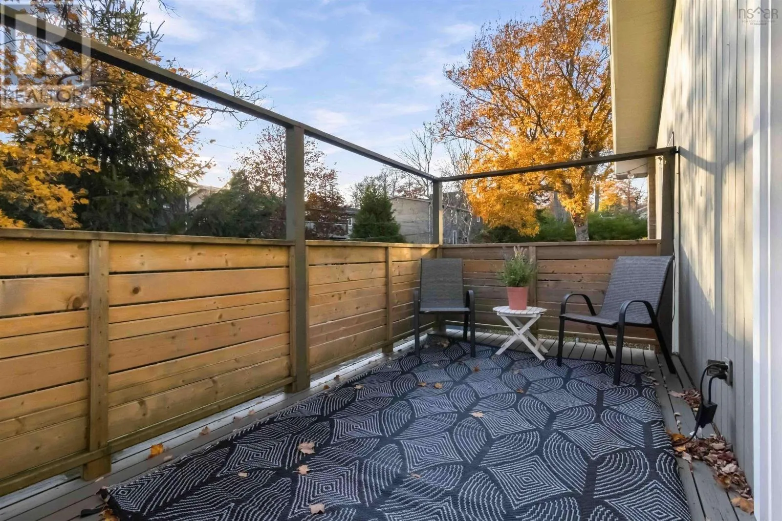 101 Deepwood Crescent