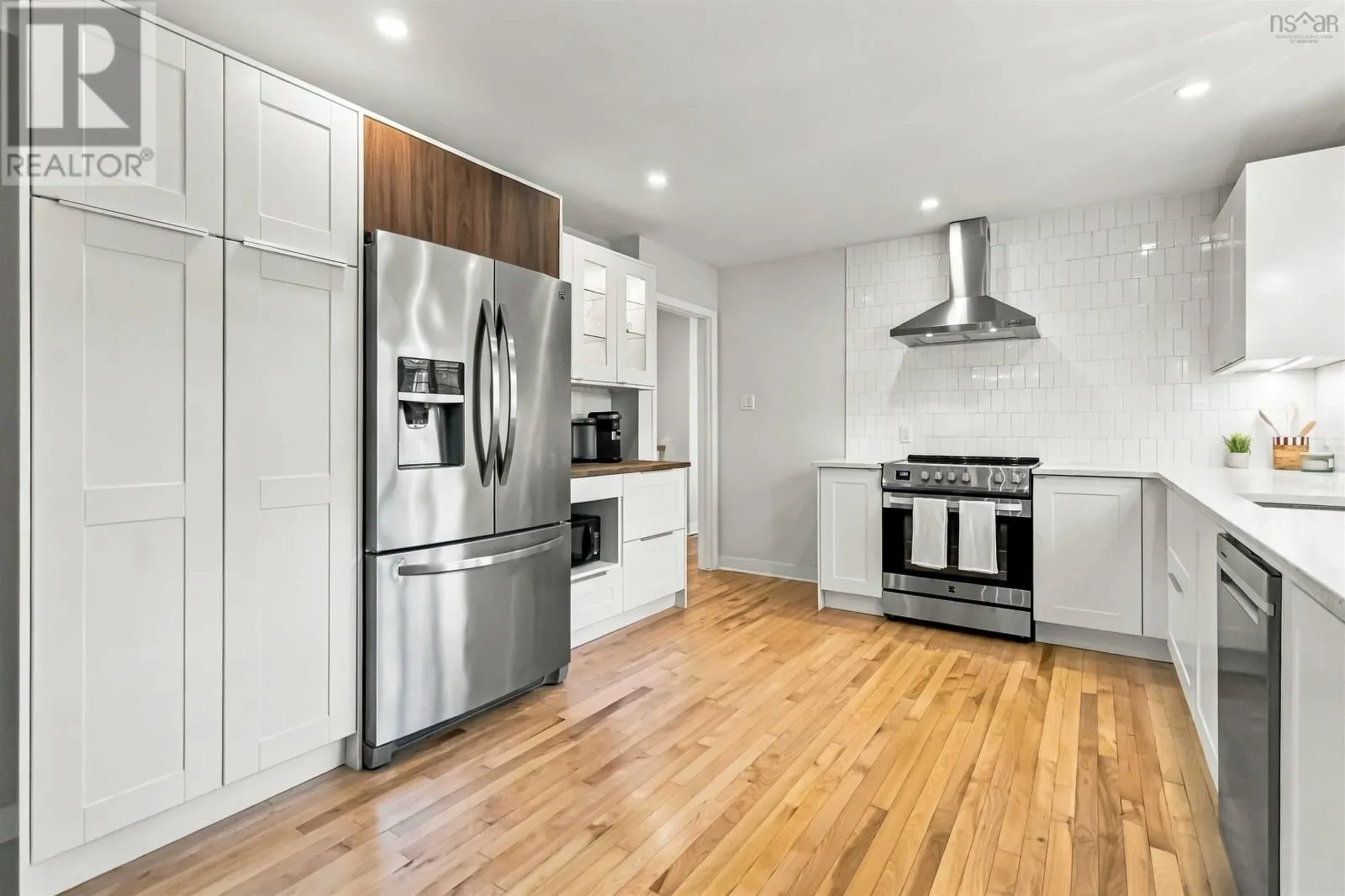 101 Deepwood Crescent