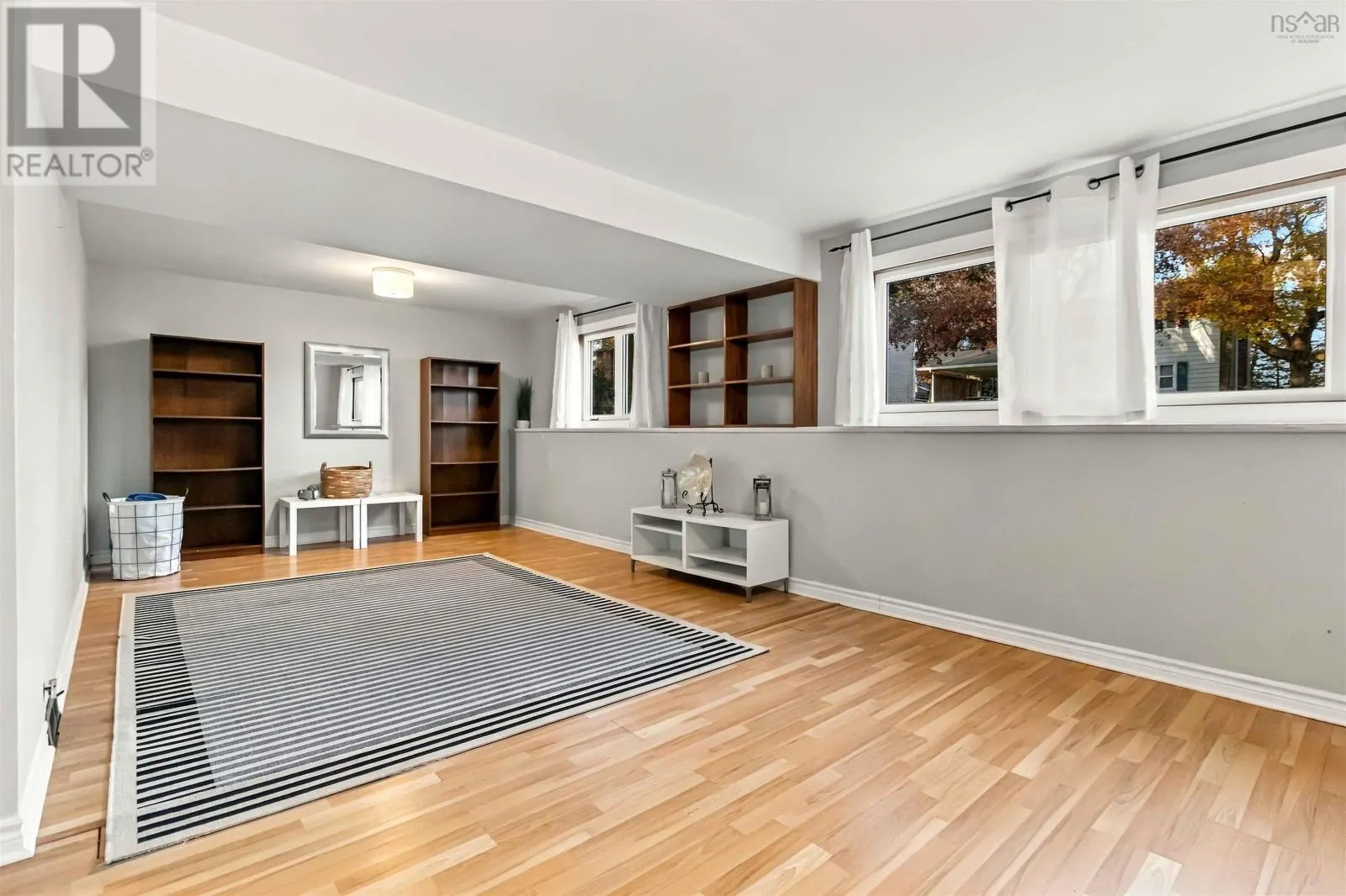 101 Deepwood Crescent