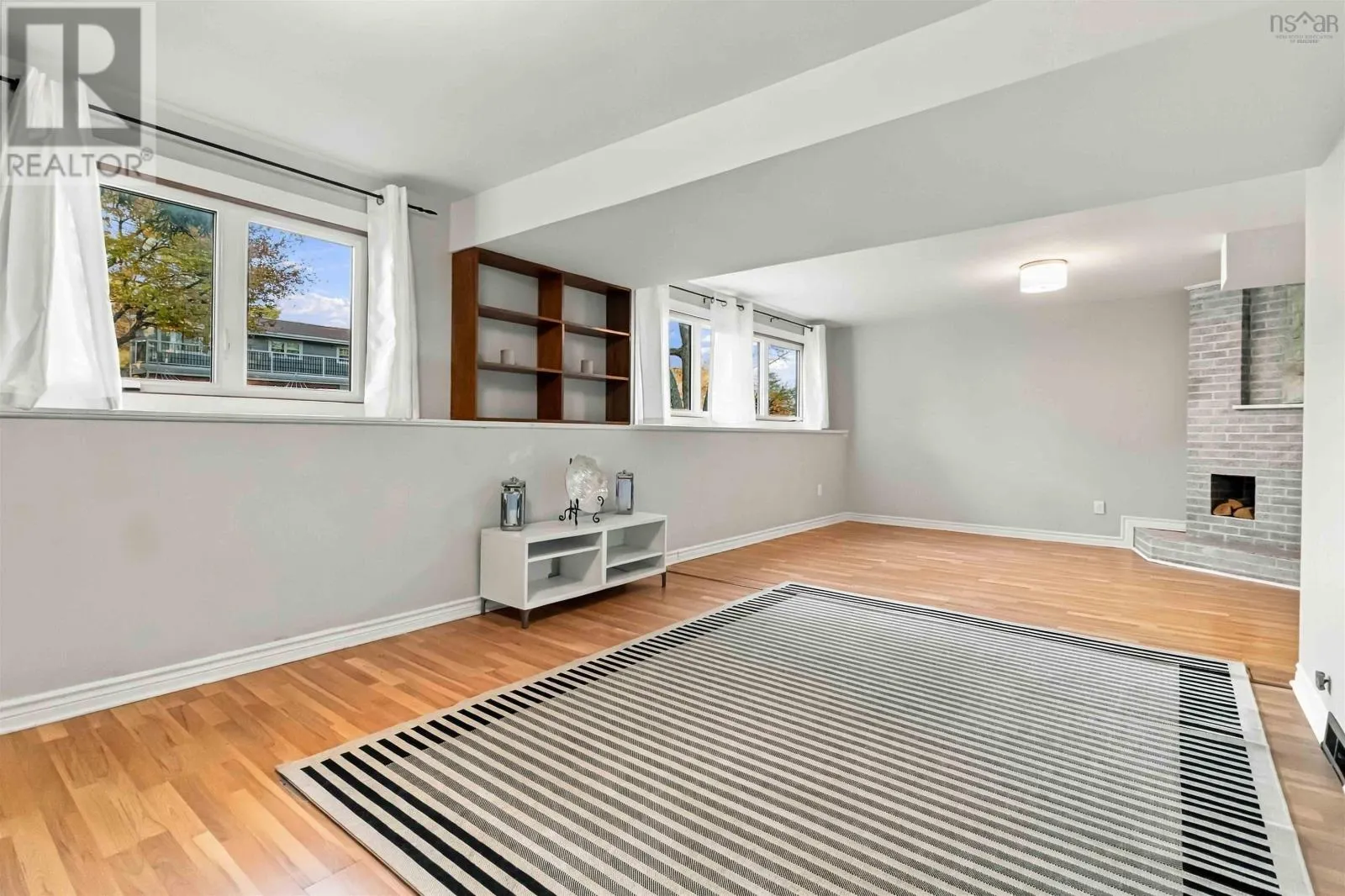 101 Deepwood Crescent