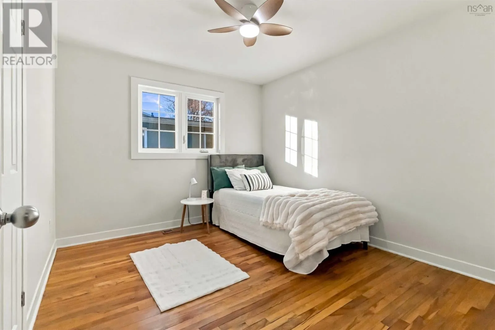 101 Deepwood Crescent