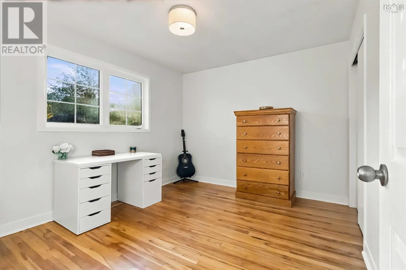 101 Deepwood Crescent