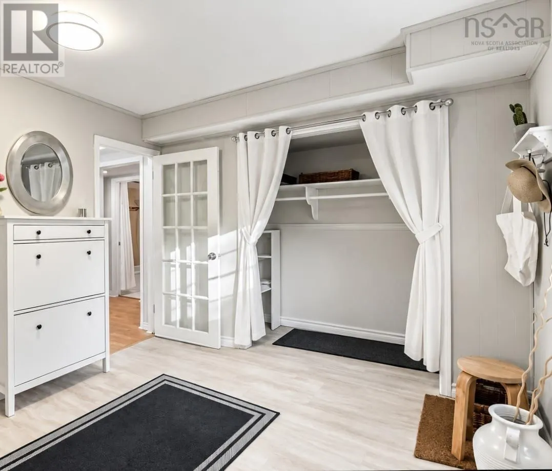 101 Deepwood Crescent