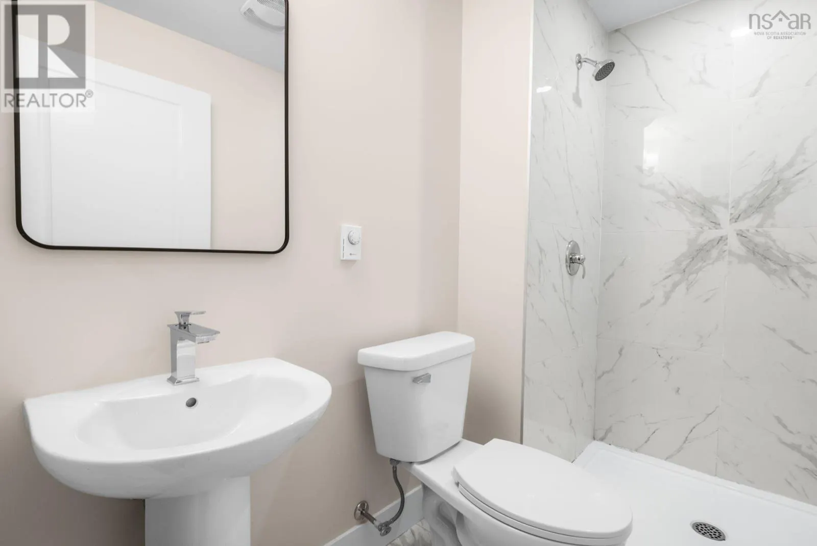 17 Flatrock Crescent