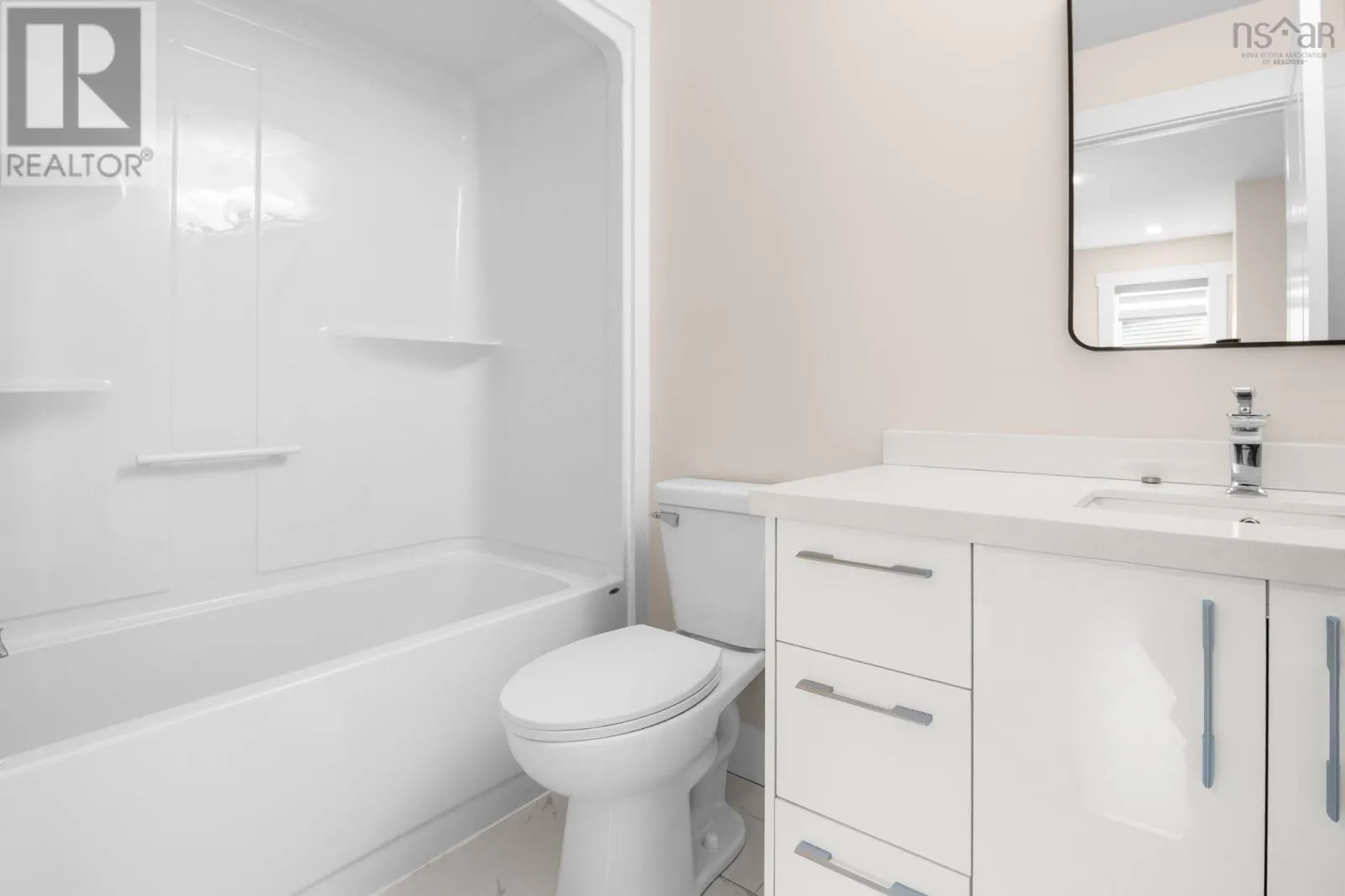 17 Flatrock Crescent