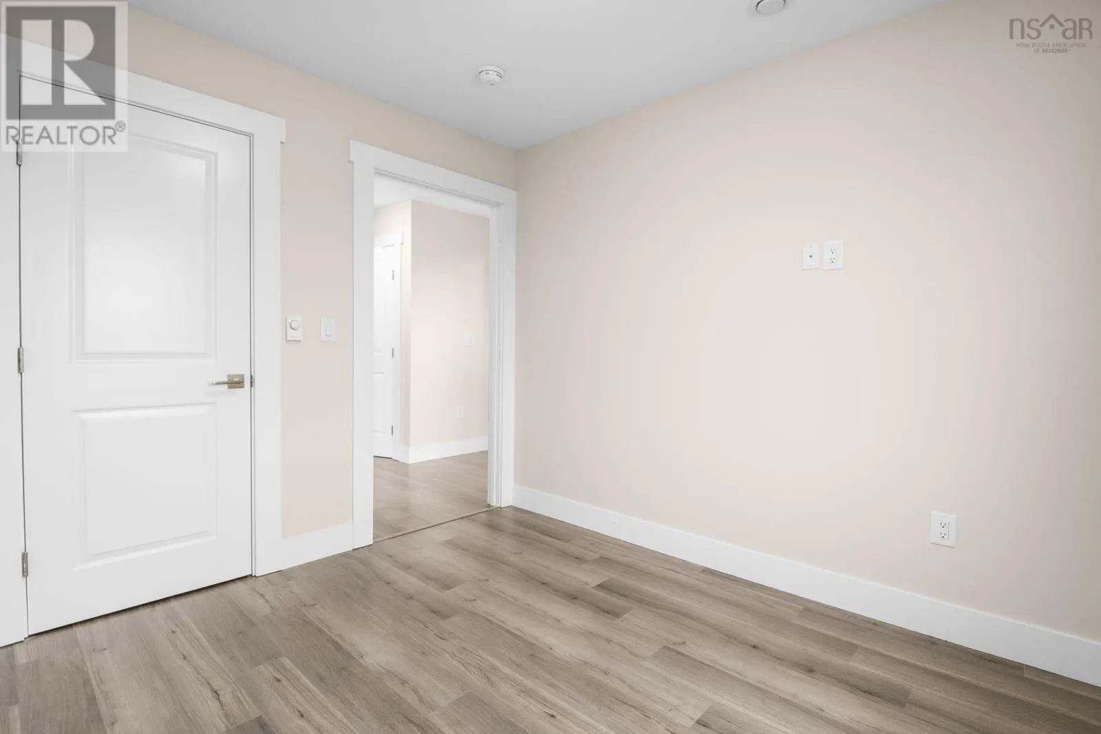 17 Flatrock Crescent