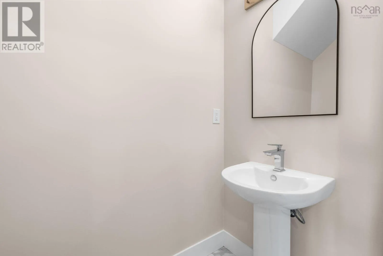 17 Flatrock Crescent
