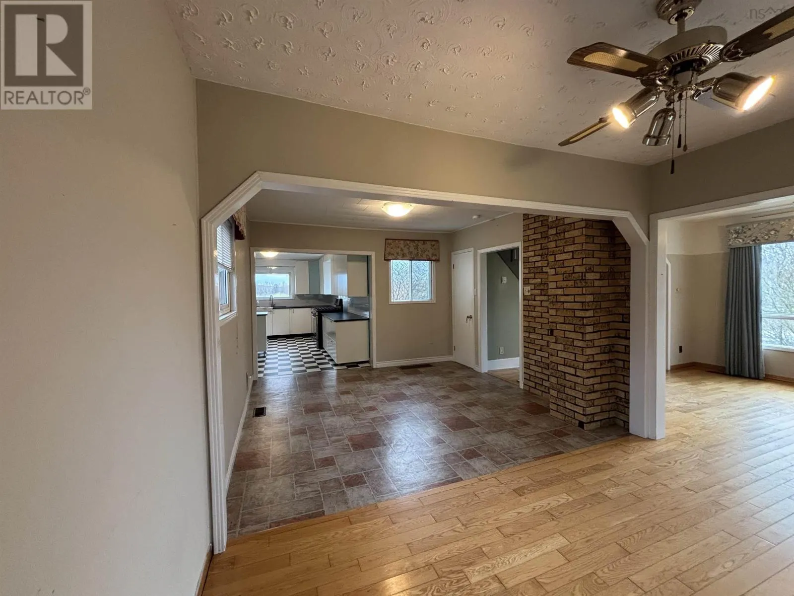 700 Farmington Road