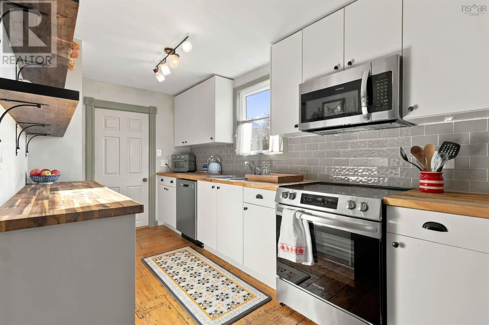 1 Sambro Wharf Road