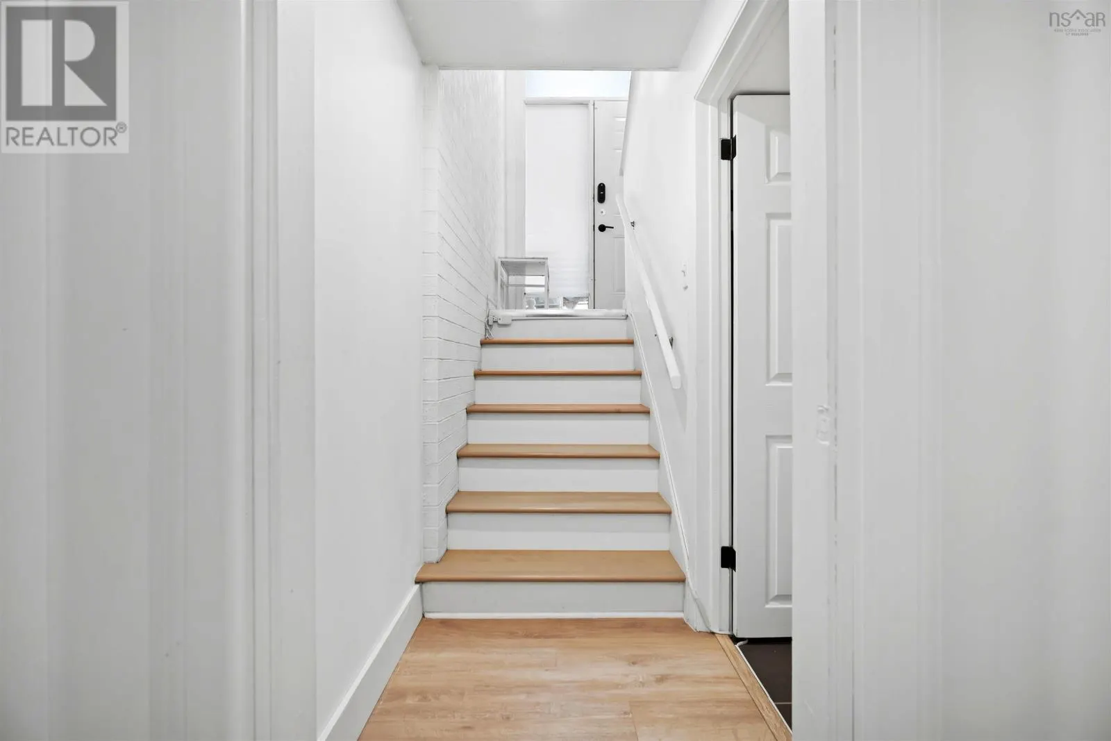 46 Hanover Court