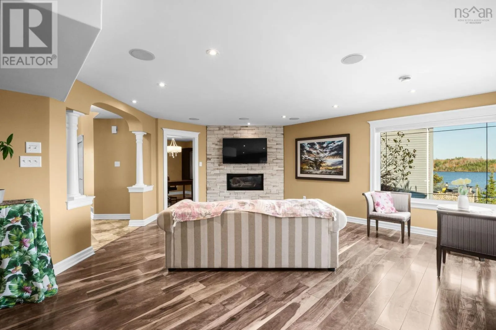 114 Maplewood Drive