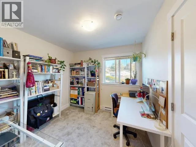 7-4251 WESTVIEW AVE