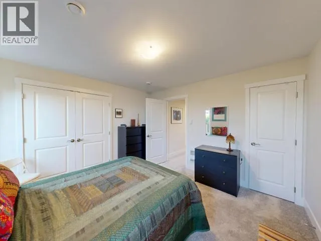 7-4251 WESTVIEW AVE
