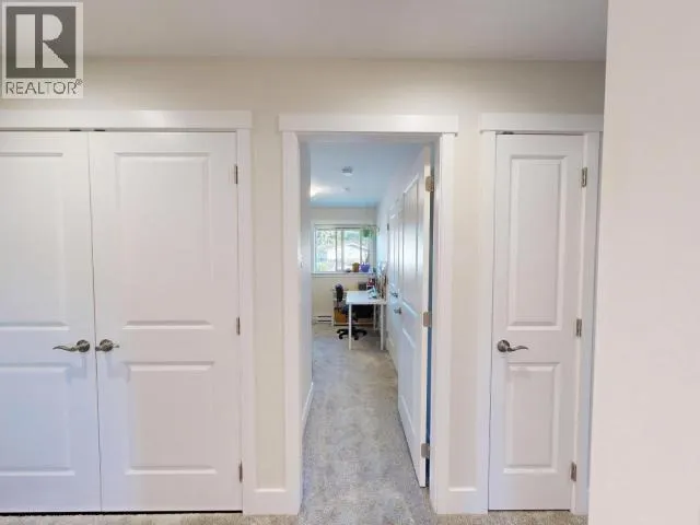 7-4251 WESTVIEW AVE