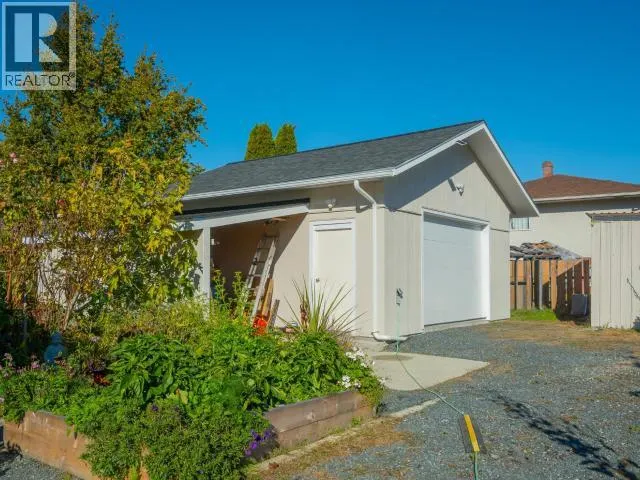 6941 KAMLOOPS STREET