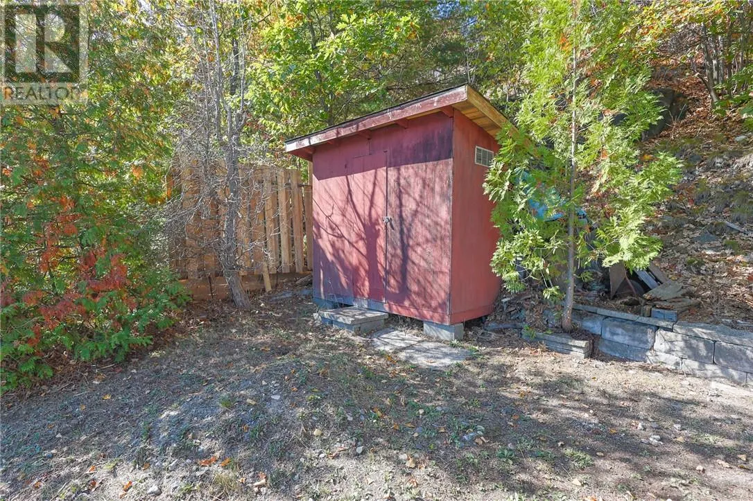 2095 Sunnyside Road