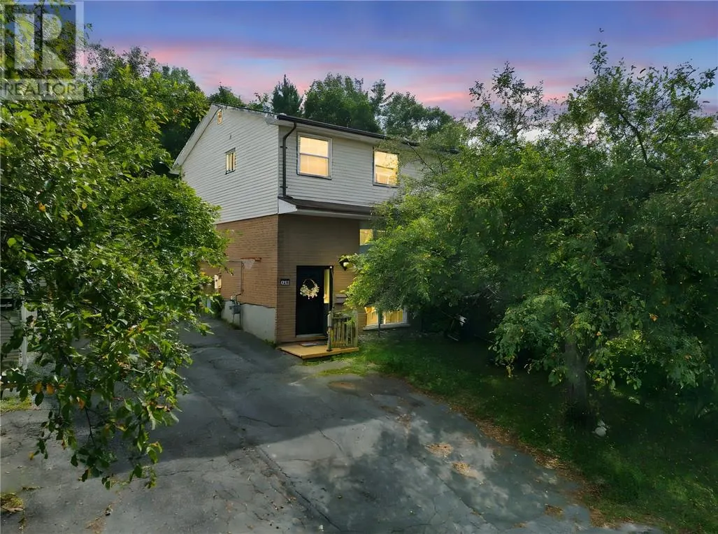 608 Beatrice Crescent