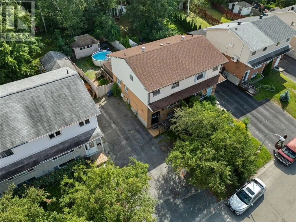 608 Beatrice Crescent