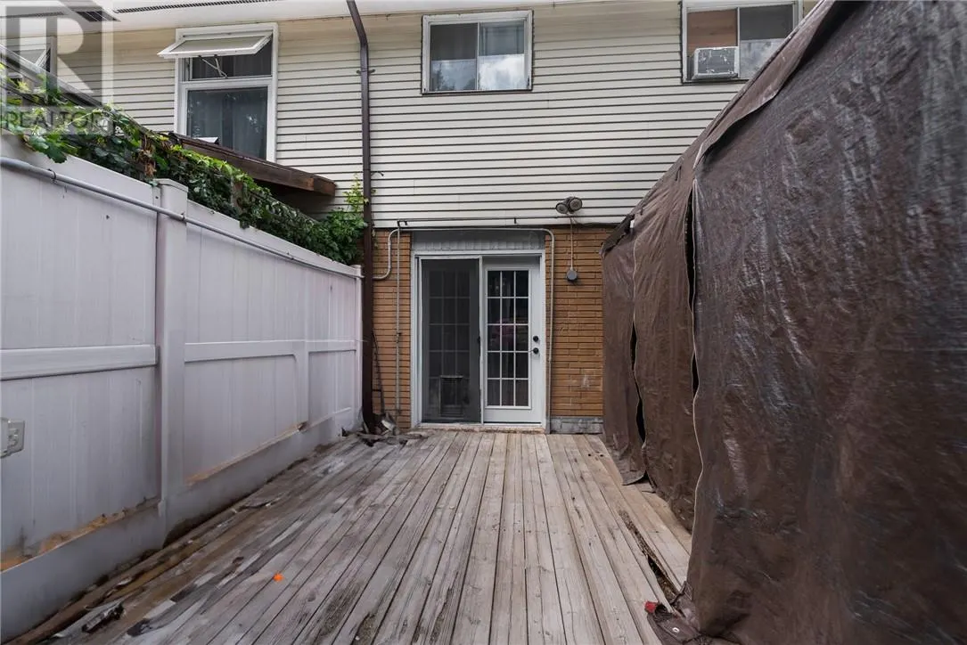 608 Beatrice Crescent