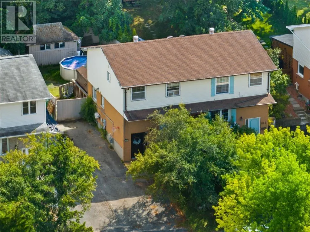 608 Beatrice Crescent