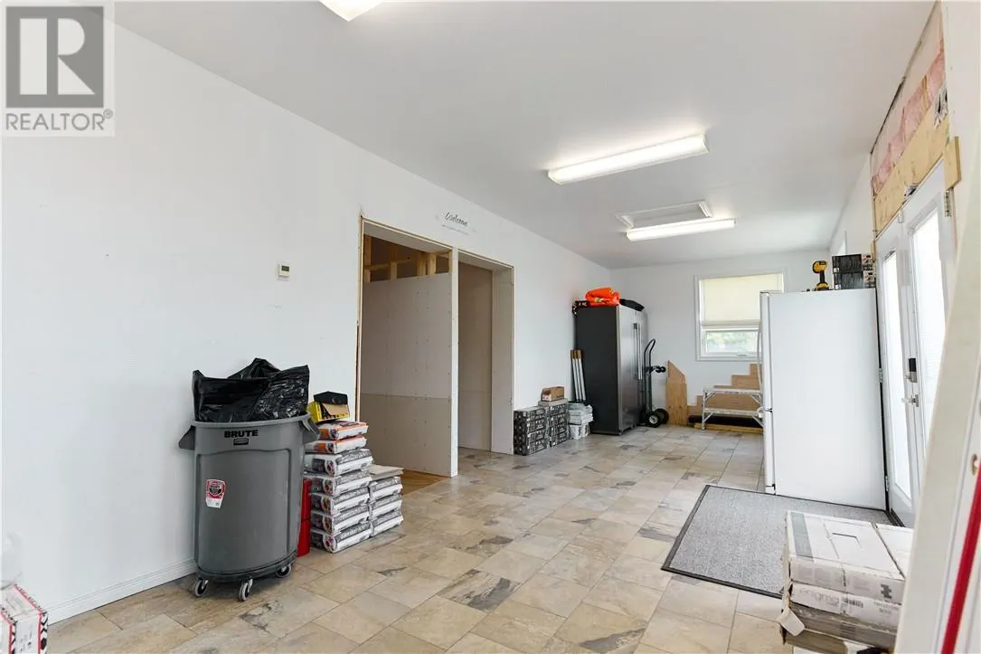 4868 Highway 69 N