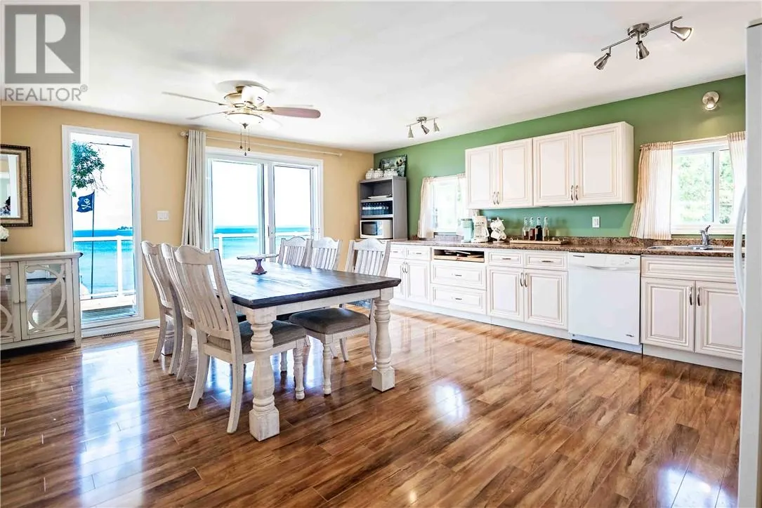 2615C Bay Estates Road