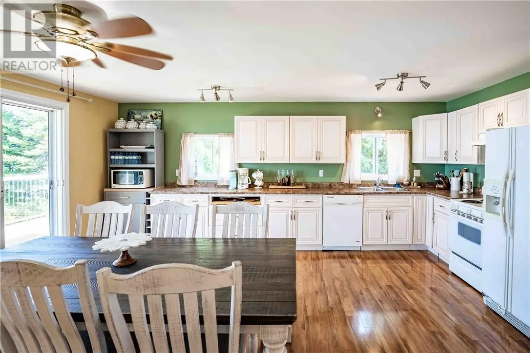 2615C Bay Estates Road